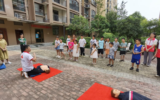 湖文學子三下鄉(xiāng)：學習防溺水知識，呵護兒童成長