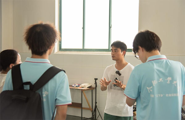 以星火之光，燃振興鄉(xiāng)村之路