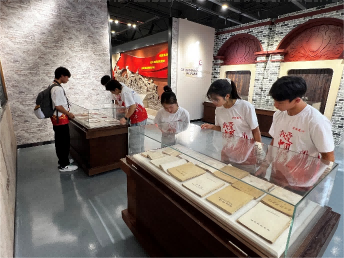 經(jīng)貿(mào)青年三下鄉(xiāng)：巡禮紅色印記，追憶崢嶸歲月