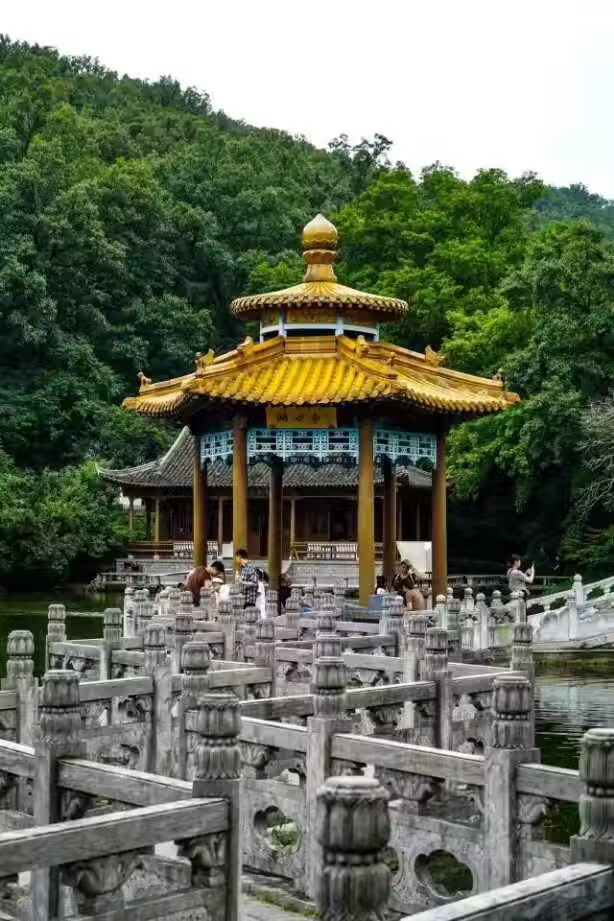 保護生態(tài)環(huán)境，滁院學子赴瑯琊山開展三下鄉(xiāng)志愿服務活動