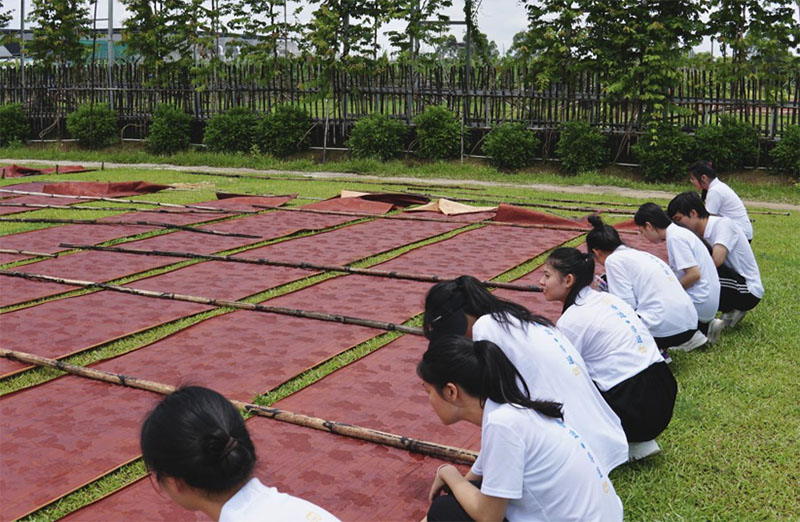 江職“香遇·非遺”實(shí)踐團(tuán)尋香云紗非遺之美，助力“百千萬工程”