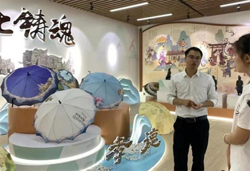 浙理工科藝暑期社會實踐活動走進崧廈鎮(zhèn)——品虞傘文化，鑒傘虞發(fā)展，共育兒童未來