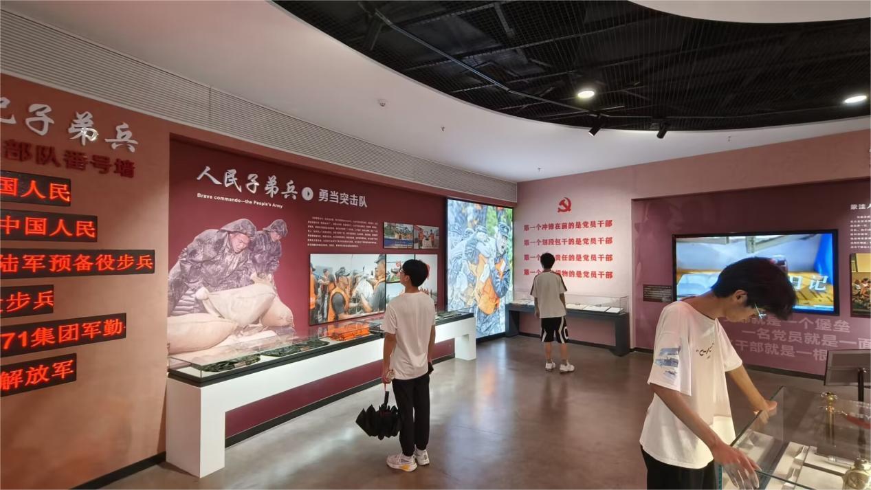 弘揚(yáng)抗洪精神，綻放青春色彩，巢湖學(xué)院學(xué)子赴阜南縣王家壩開展社會實(shí)踐活動