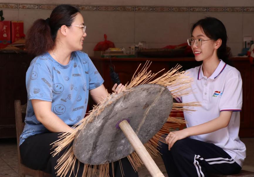 學(xué)藝花竹帽，織夢(mèng)民族情