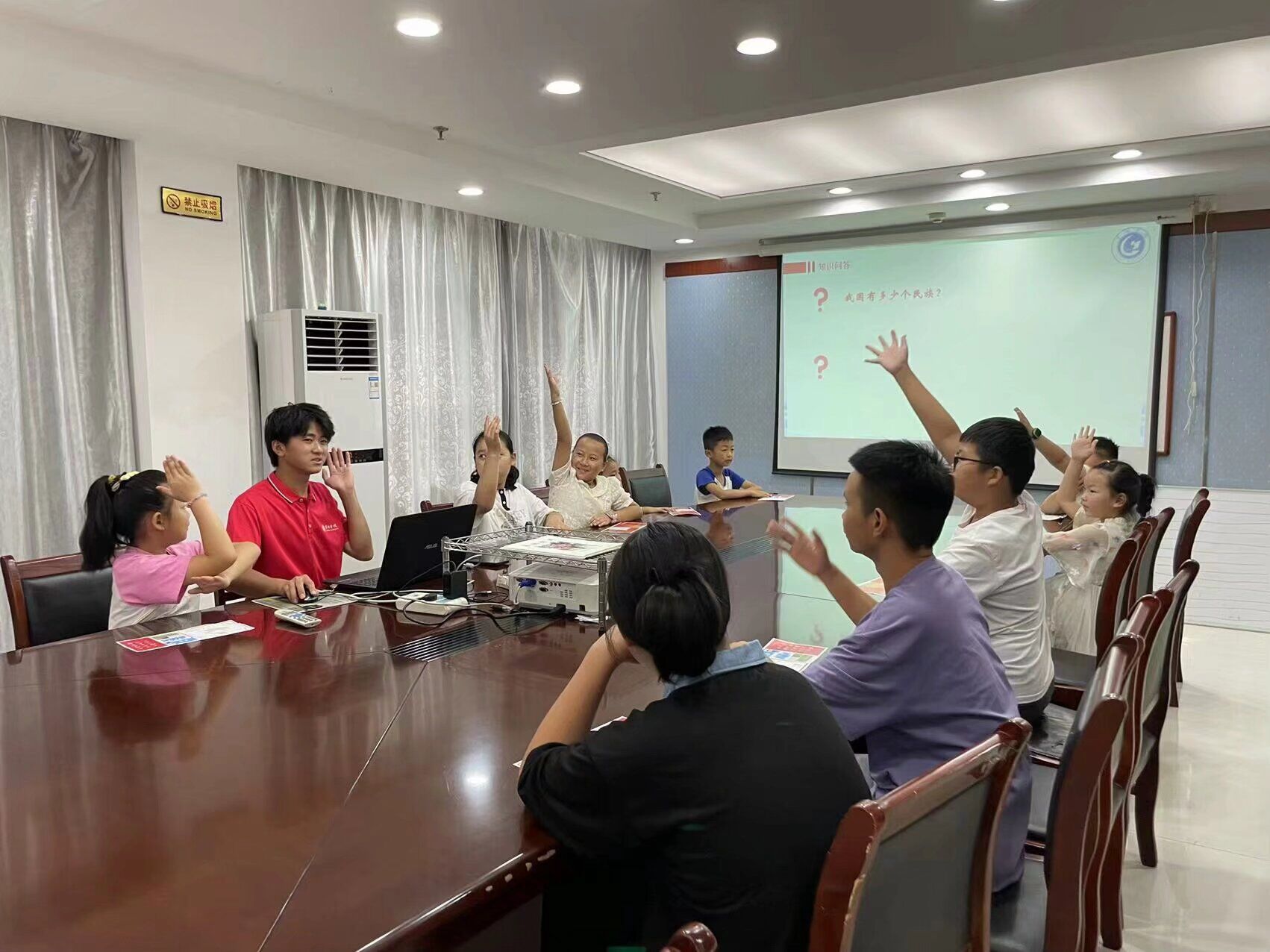 巢湖學(xué)院三下鄉(xiāng)：弘揚民族團結(jié)精神，共創(chuàng)和諧美好社會