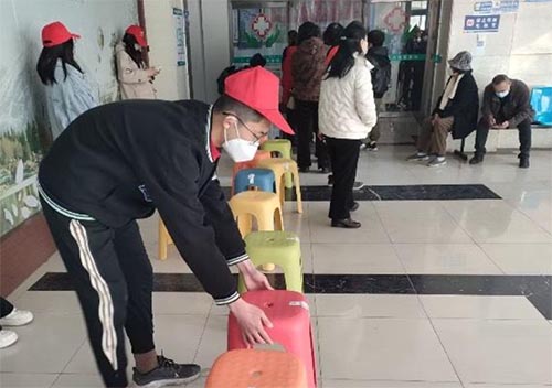 文法學(xué)院舉辦“關(guān)愛老人健康，打造溫馨社會(huì)”志愿服務(wù)活